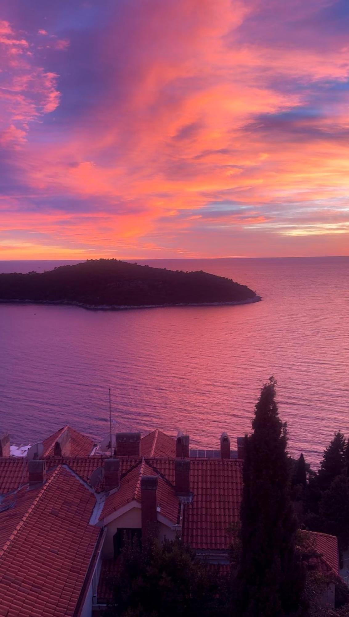 Three Bedroom Apartment With Old Town View - Orlanda'S Apartment Dubrovnik Buitenkant foto